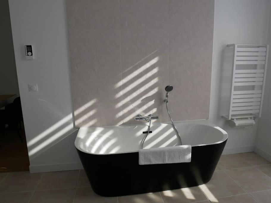 Clos De La Providence, Gite, Piscine Et Spa 3 Chambres Nolay  エクステリア 写真
